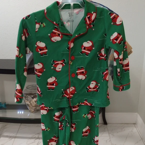 CHRISTMAS PJ'S & CLOTHES - Picture 5 of 7
